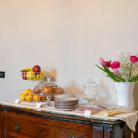 Alba Chiara Bed & Breakfast *